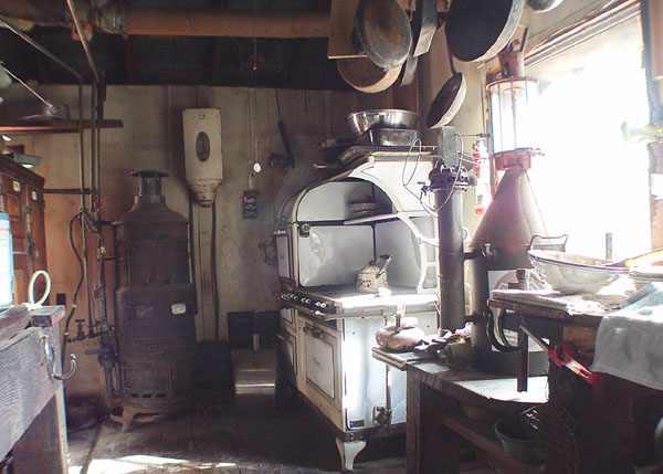 Castle Kitchen at Rubel Pharms 033_kitchen_stove_bmcg